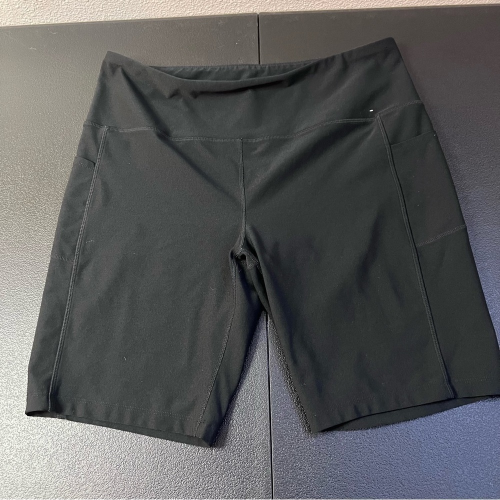 MONDETTA Performance And Luxury Black Biker Shorts W/ Pockets SZ 1X